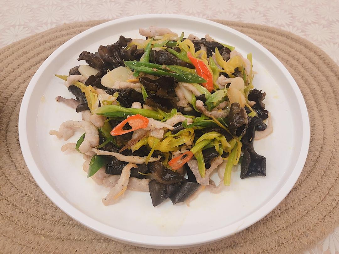 黄花菜木耳炒肉丝