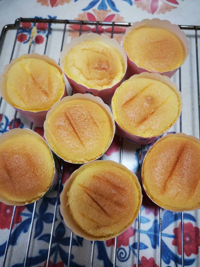 纸杯蛋糕 8寸戚风蛋糕的量