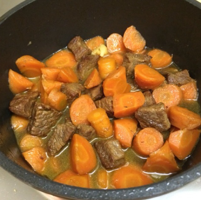胡萝卜土豆烧牛腩