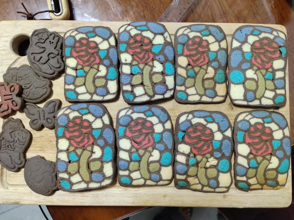 玫瑰花窗饼干/JOJO伊奇狗狗饼干的做法