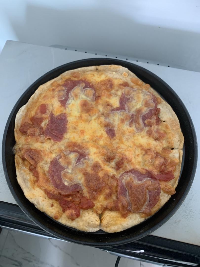 萨拉米薄底披萨 Salami Pizza