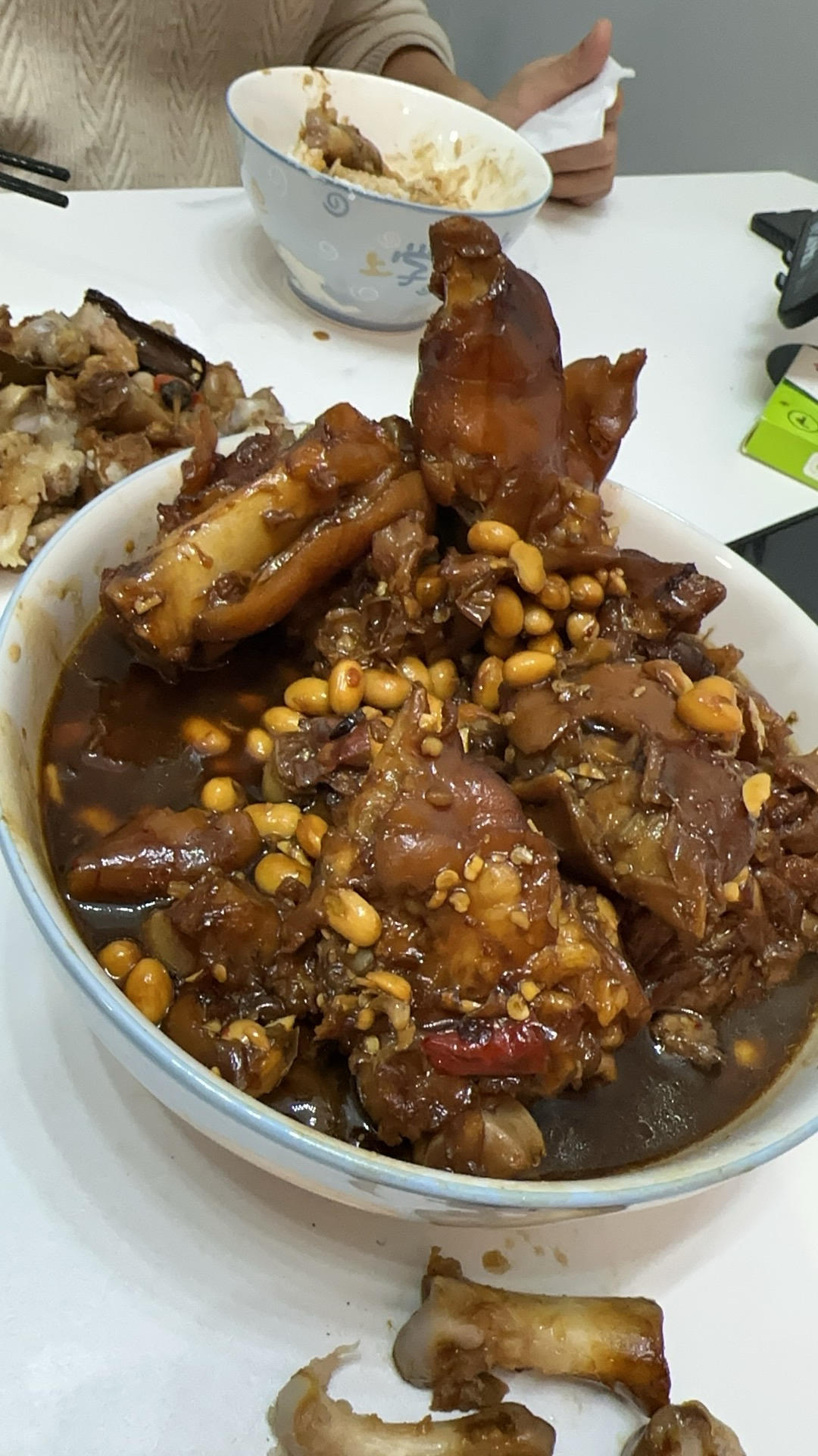 流口水的黄豆炖猪蹄