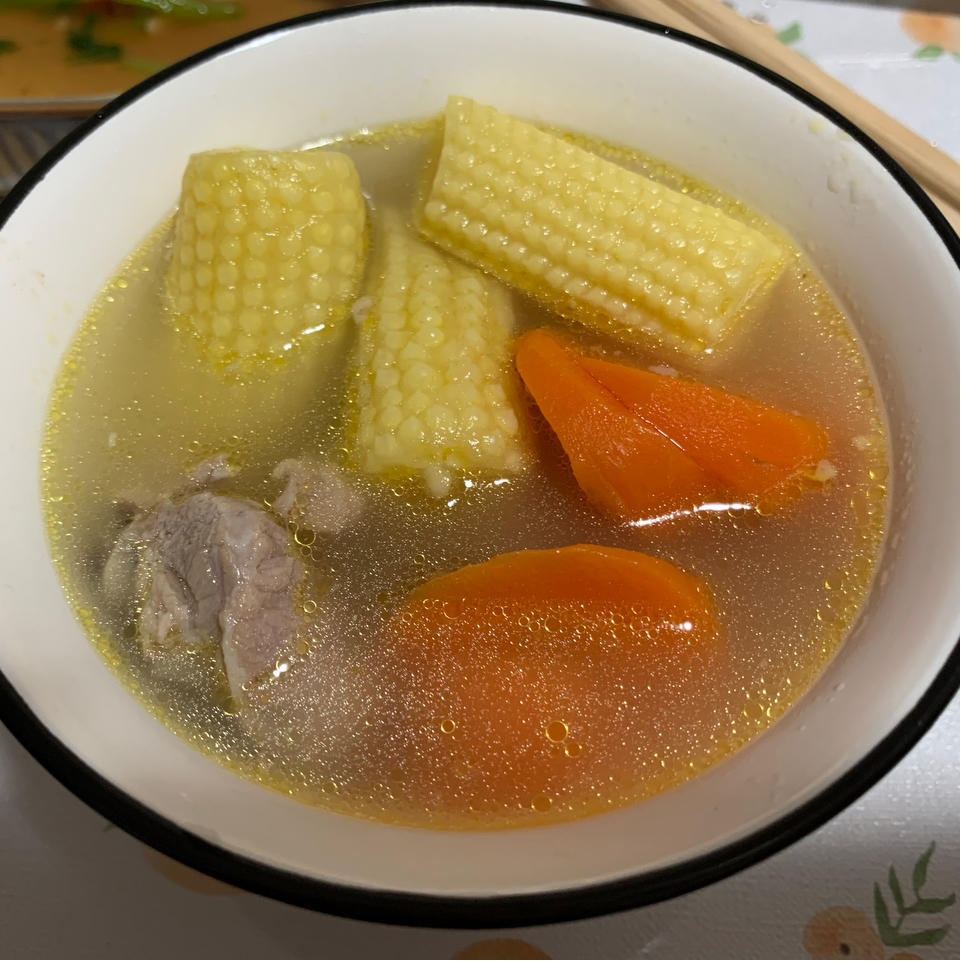 玉米笋排骨汤