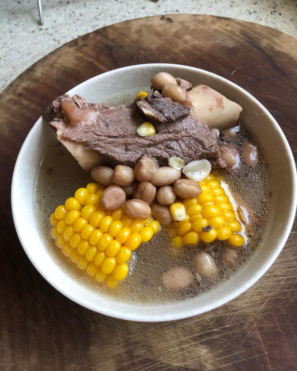 玉米莲藕筒骨汤