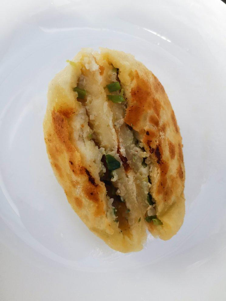 薄馅大皮酸萝卜馅饼，不是薄皮大馅哦！