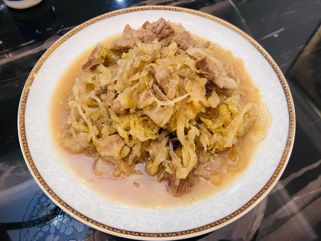 东北酸菜猪肉炖粉条