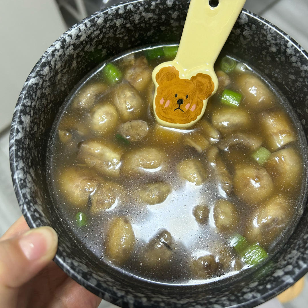 鲜掉眉毛口蘑汤