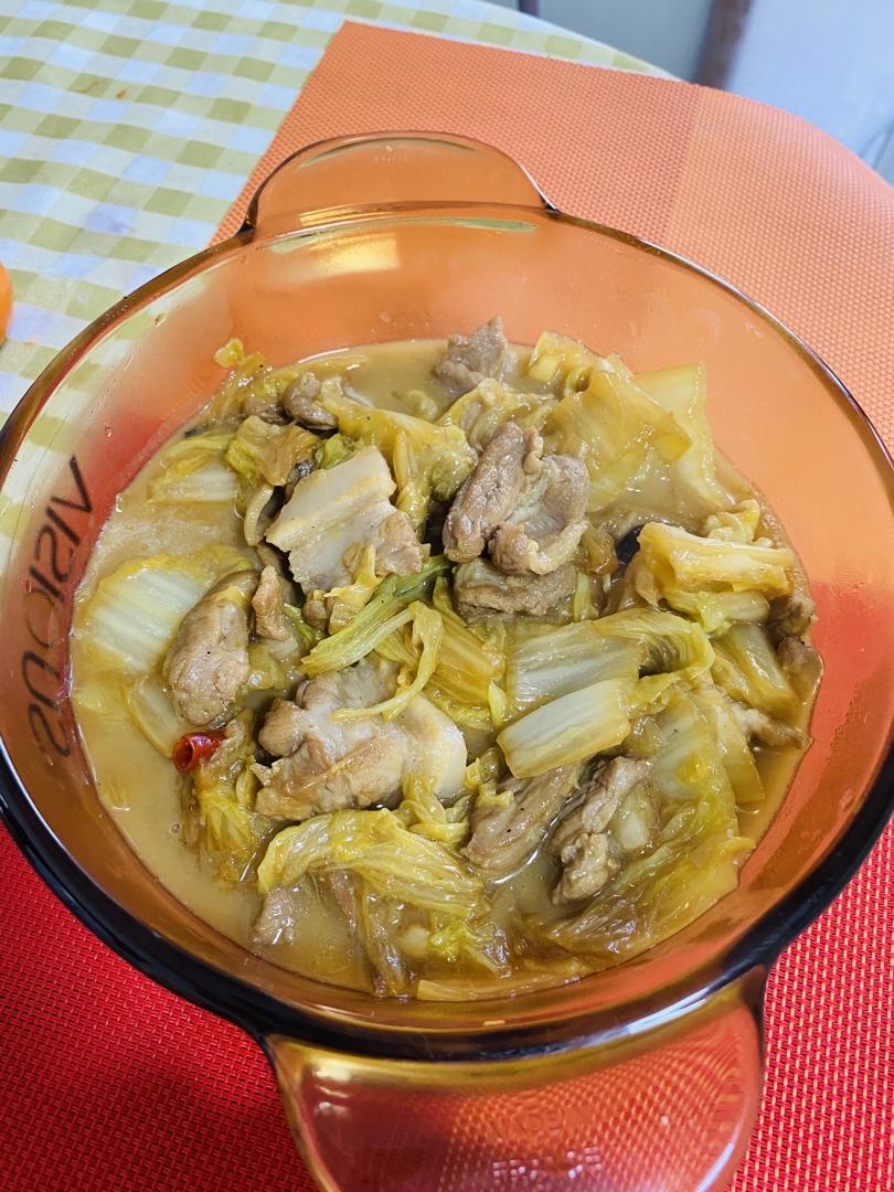 很香的白菜炖五花肉