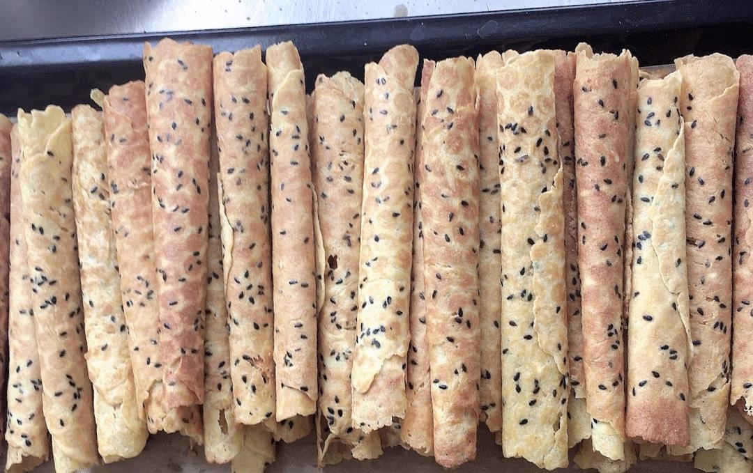 媲美康师傅蛋酥卷的蛋卷，酥的拿不起来
