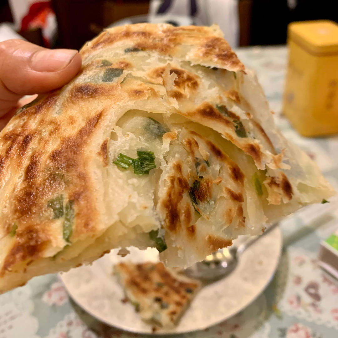 堂妈教你做飘香葱油饼
