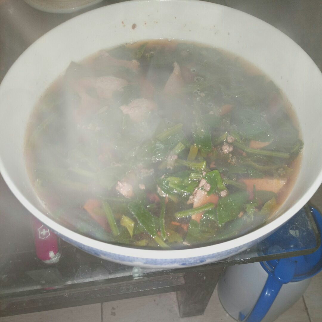 月子餐：菠菜猪肝汤