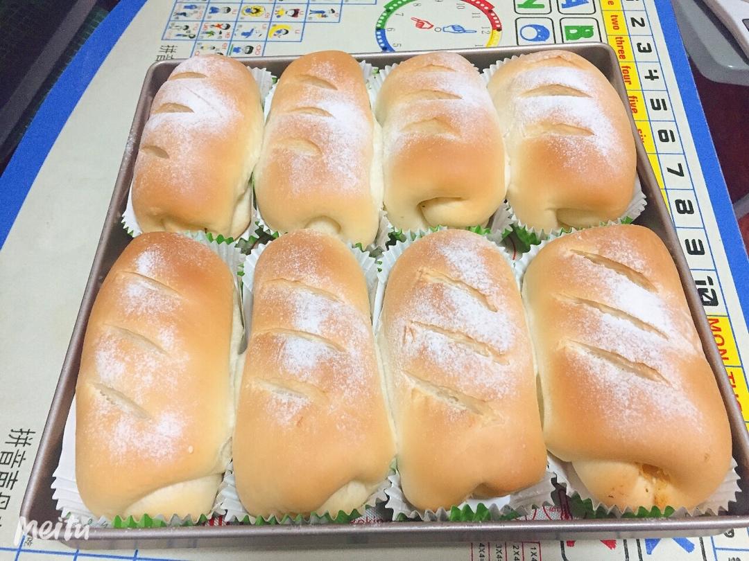 香喷喷的肉松卷面包