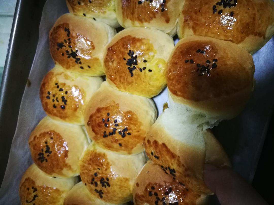 大人小孩都爱不释口的【蜂蜜牛奶小餐包】