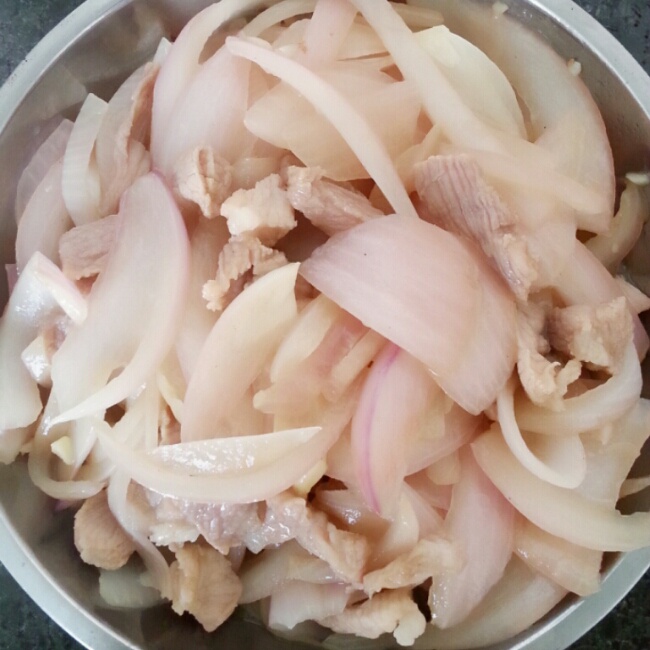 洋葱炒肉片