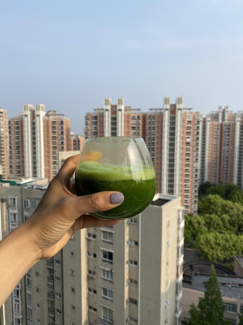 瞎弄的王公子做的羽衣甘蓝梨汁
