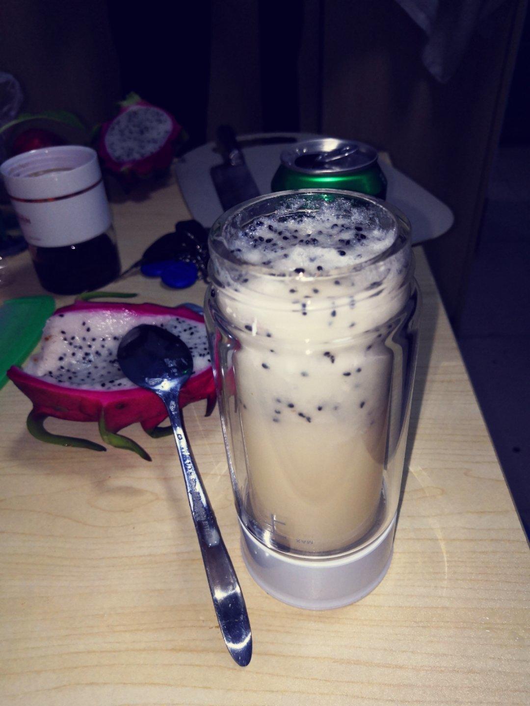 网红饮品～草莓雪碧养乐多