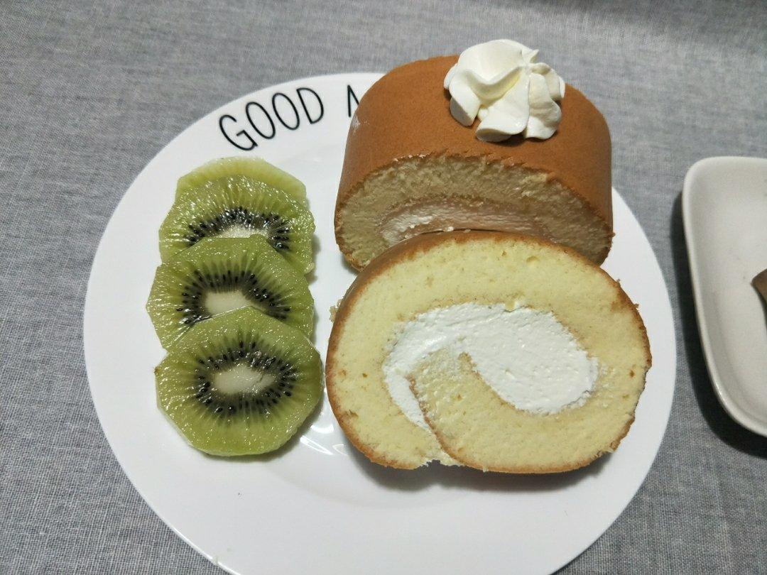 《Tinrry下午茶》教你做基础原味蛋糕卷