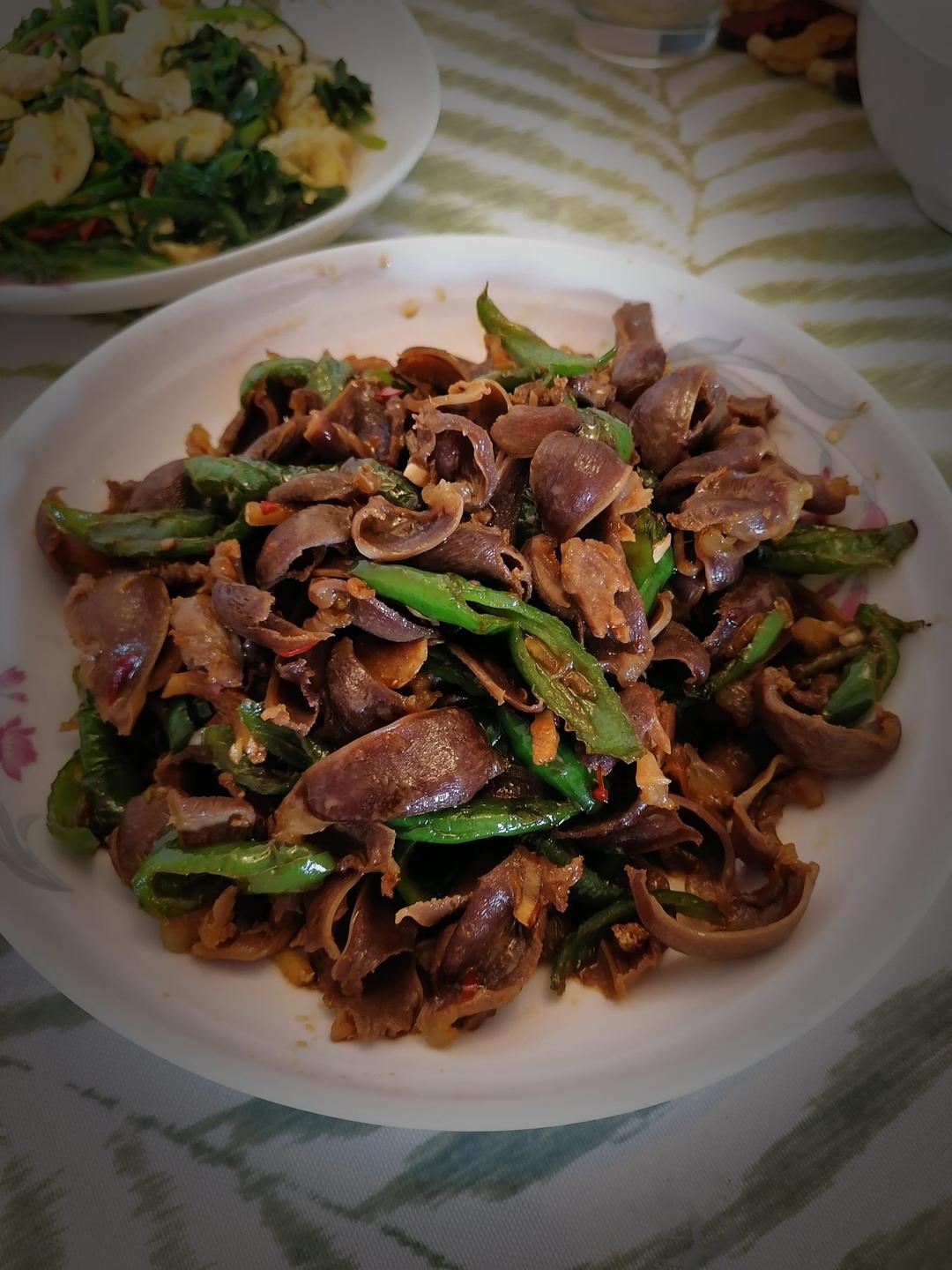 平安喜乐kuaile做的超下饭的爆炒鸭胗