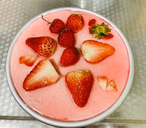 6寸酸奶草莓慕斯蛋糕🍰的做法 步骤14