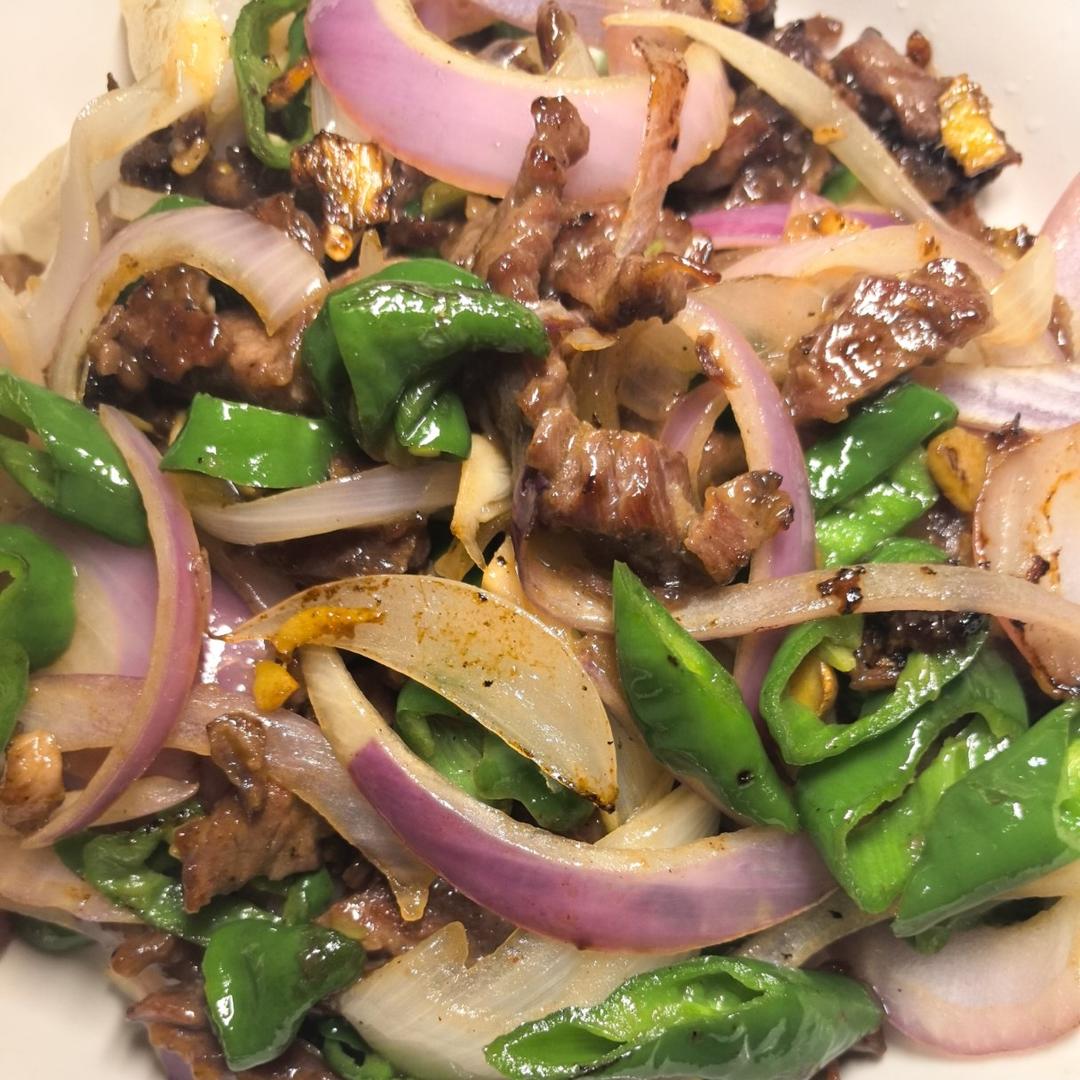 老少皆宜的一道“青椒洋葱爆炒牛肉”