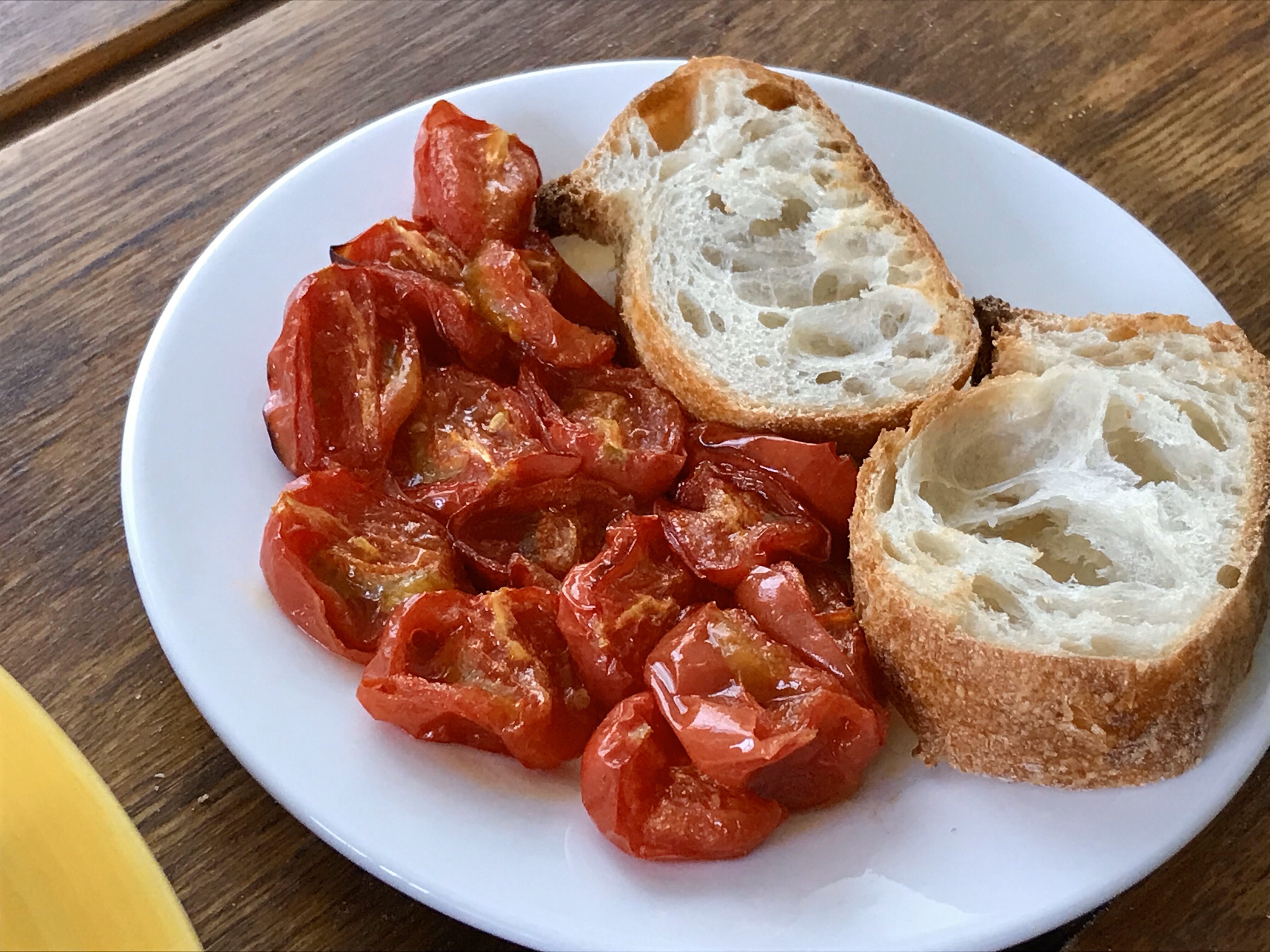只用橄榄油和小番茄的橄榄油烤小番茄的做法