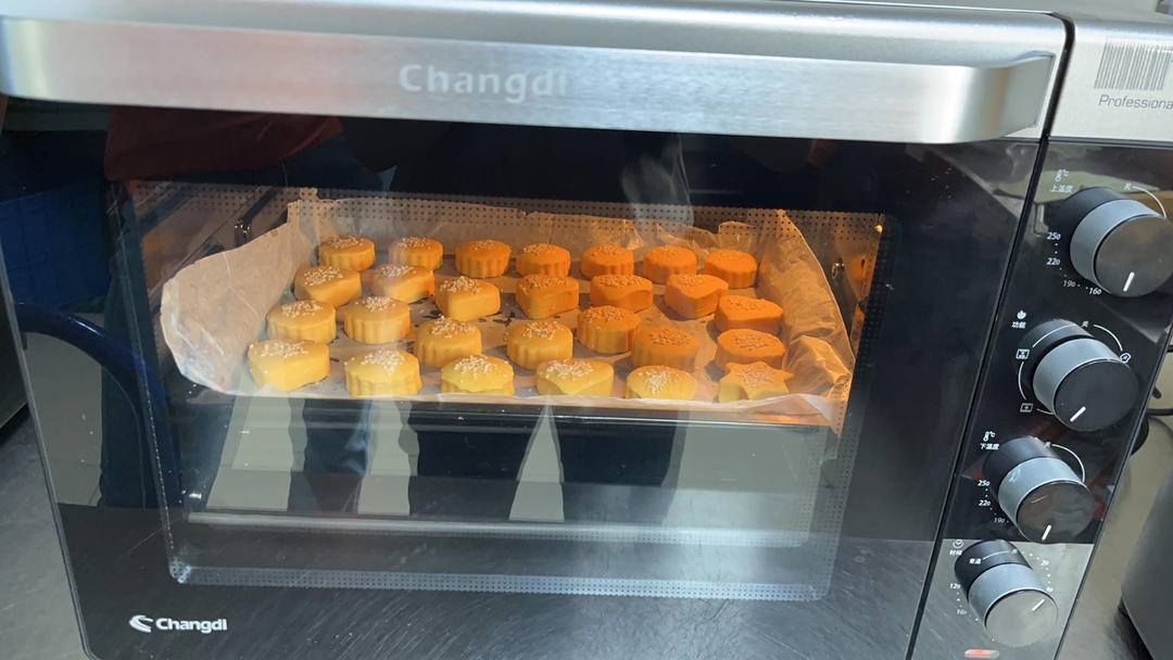 超简单小点心！香甜软糯，宝宝追着吃了好几个~