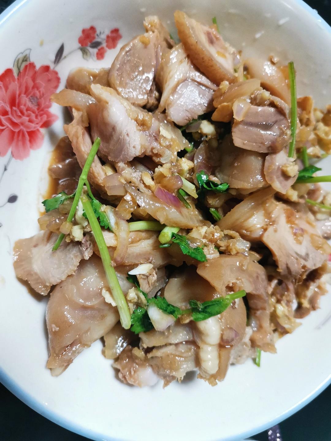 好吃得不得了的沙姜猪脚