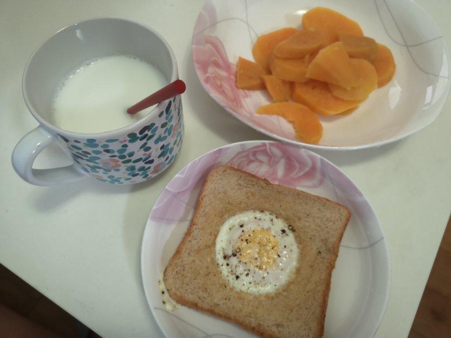 鸡蛋吐司