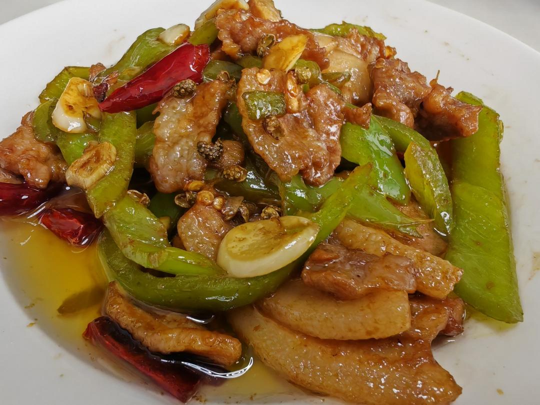 辣椒炒五花肉