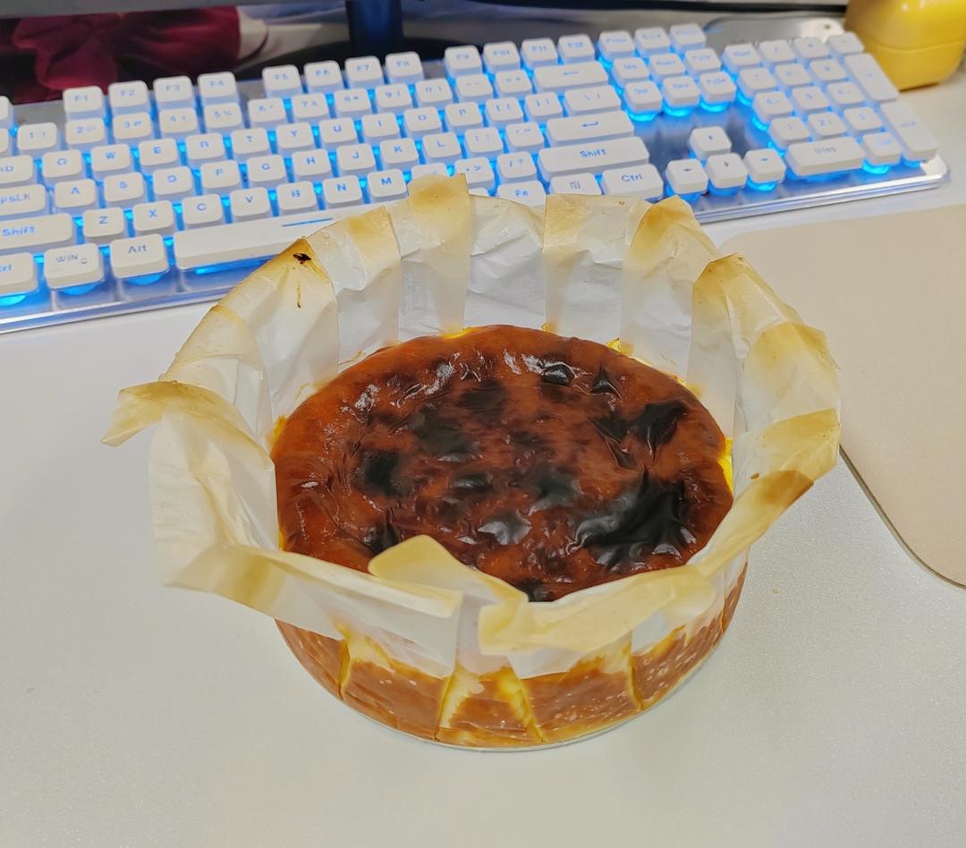 巴斯克式烤芝士蛋糕[超简单][搬运]