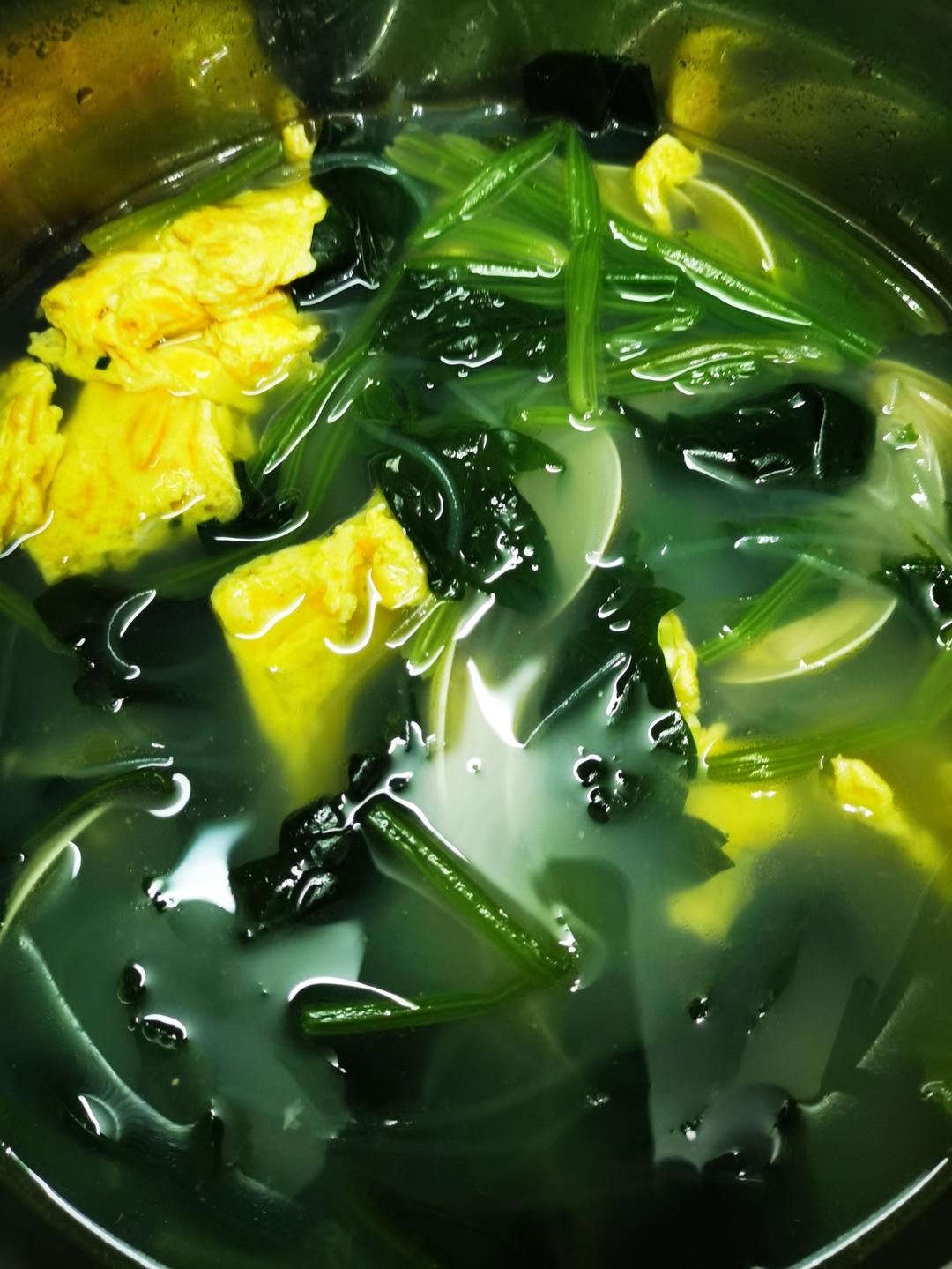 菠菜粉丝鸡蛋汤