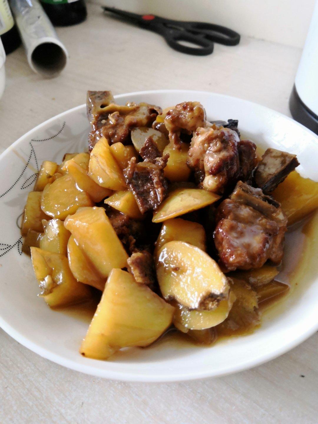 土豆烧排骨