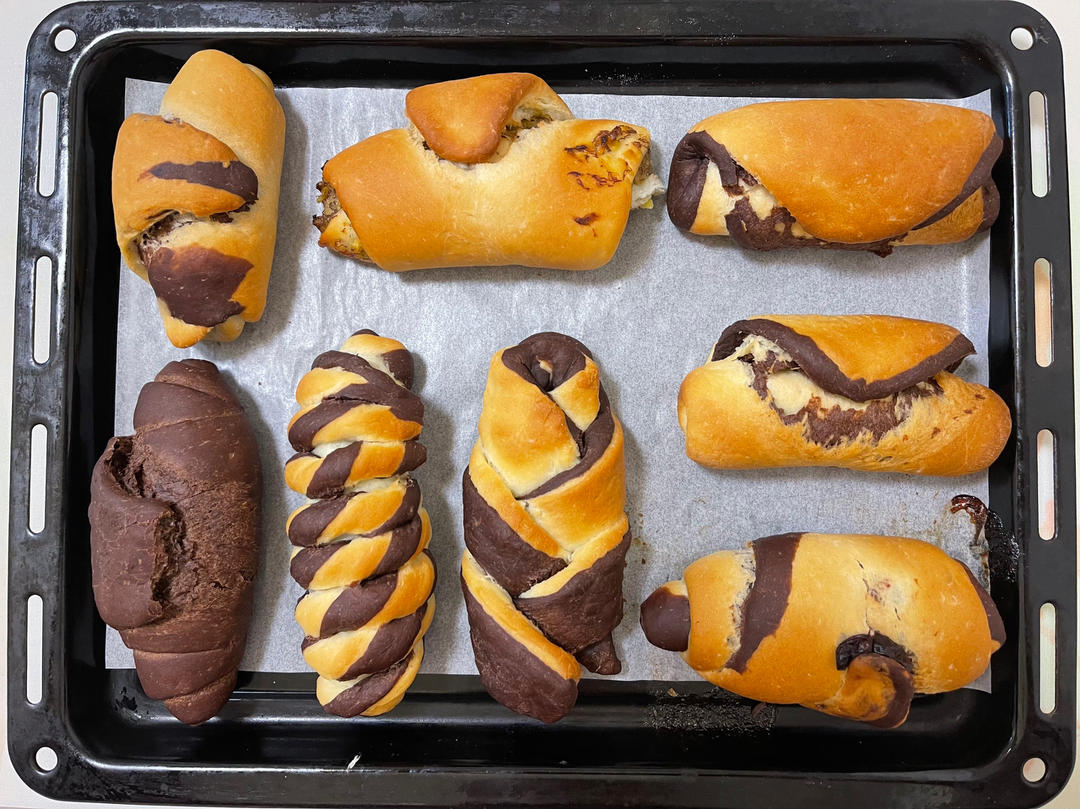 【两种双色可可面包】葡萄蜗牛卷与巧克力牛角