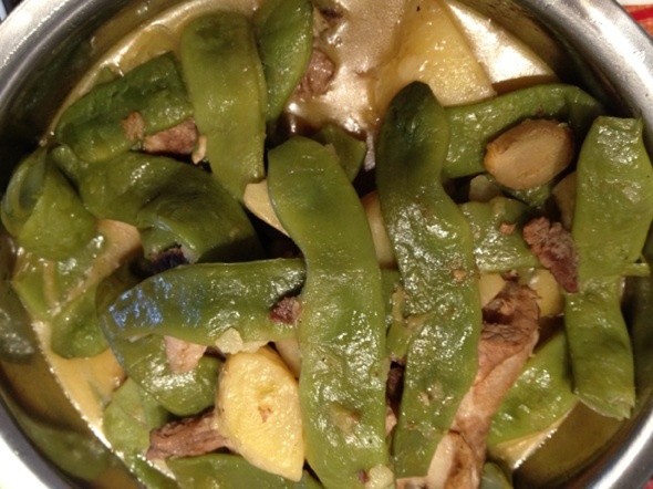 【土豆炖豆角】山里自种的豆角炖出菜来，味儿就是不一样！】
