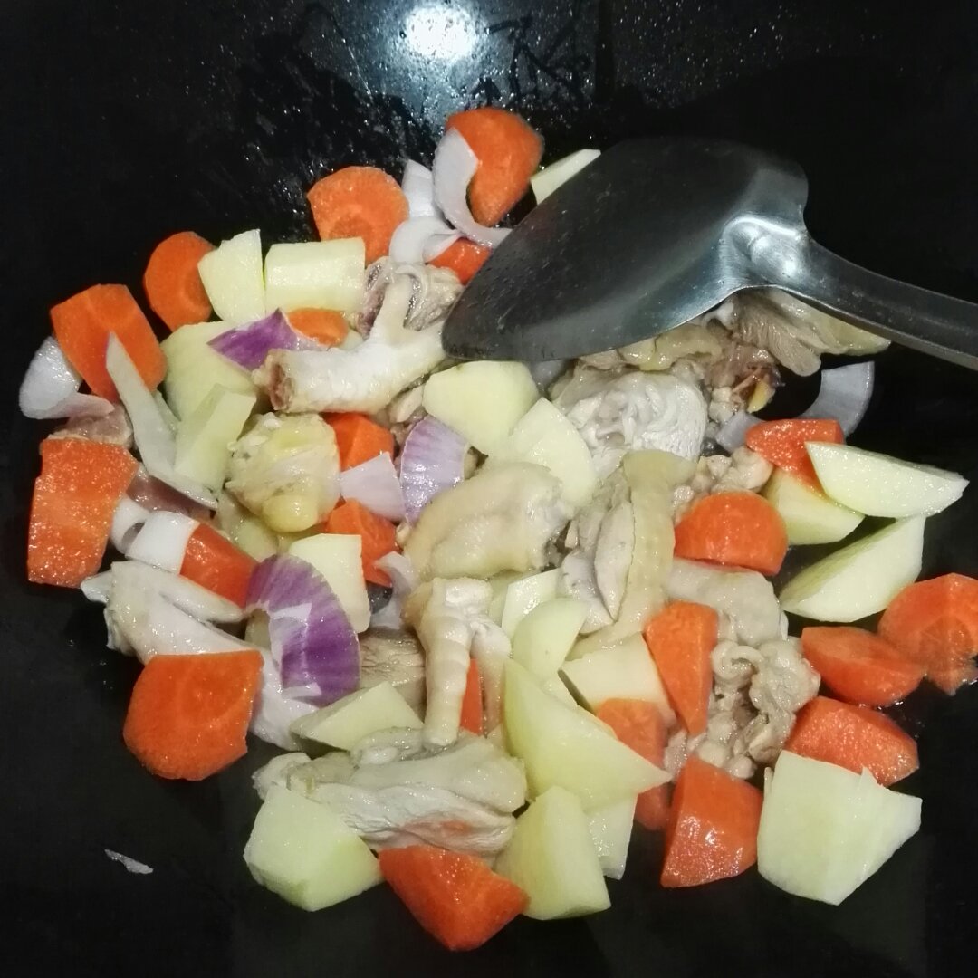 鸡腿炖土豆超级快手菜