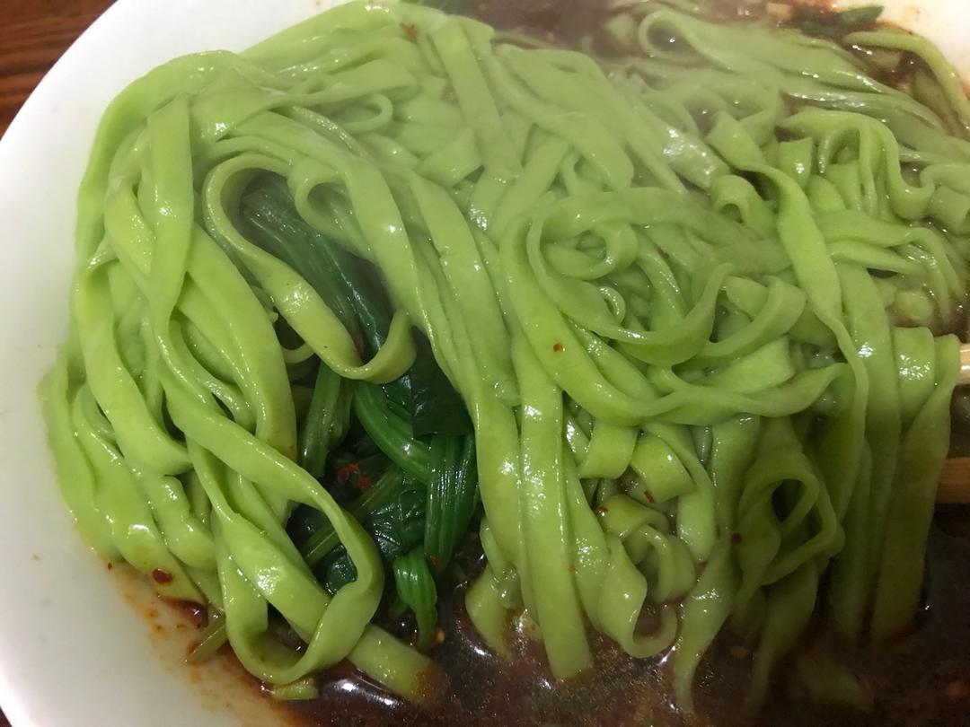 自制纯天然蔬菜汁彩色面条