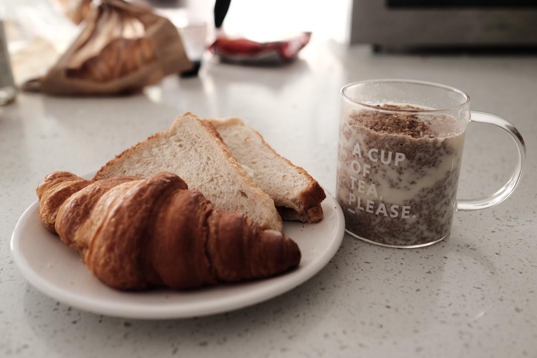 【1分钟鸡蛋三明治】微波懒人早餐