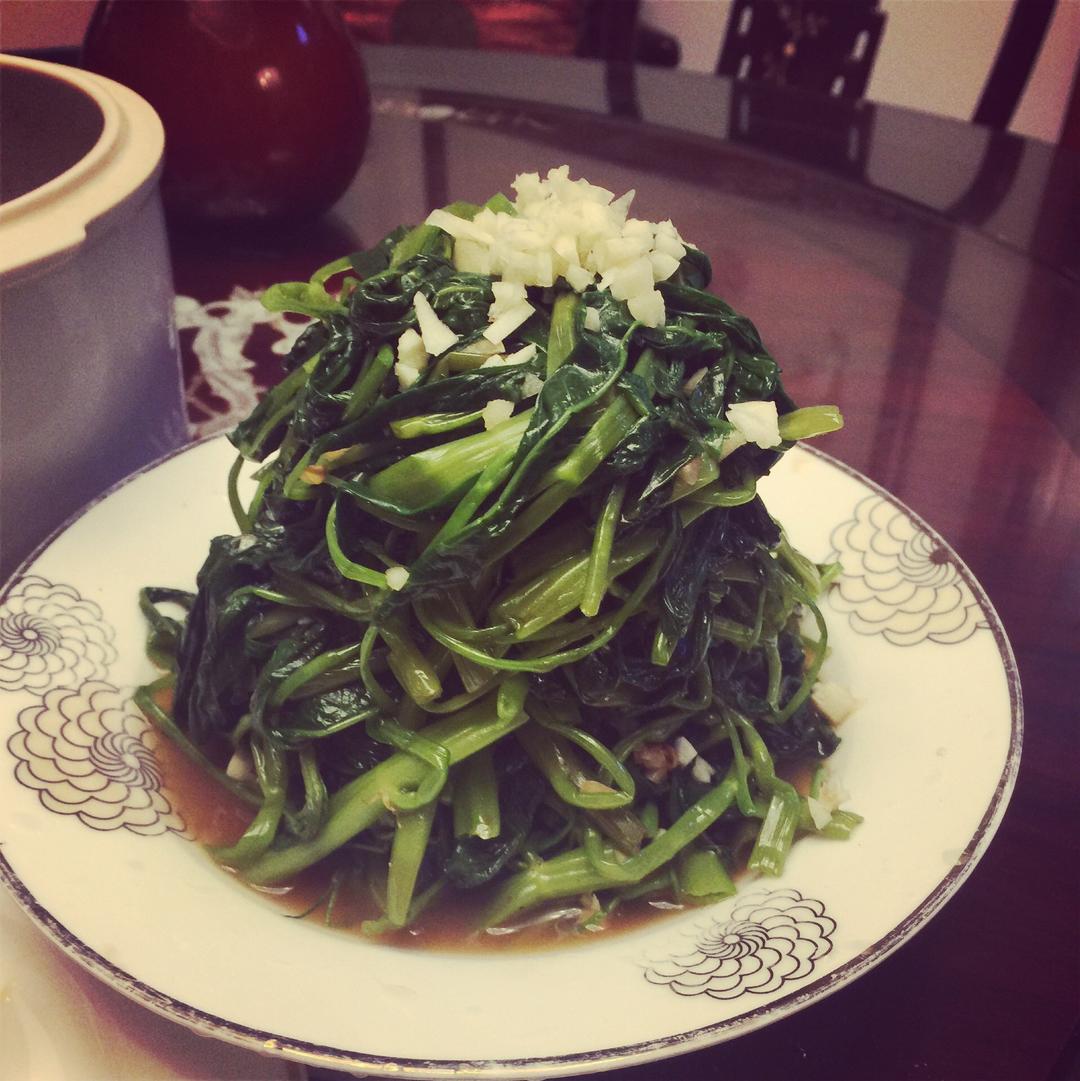 凉拌腐乳通心菜的做法