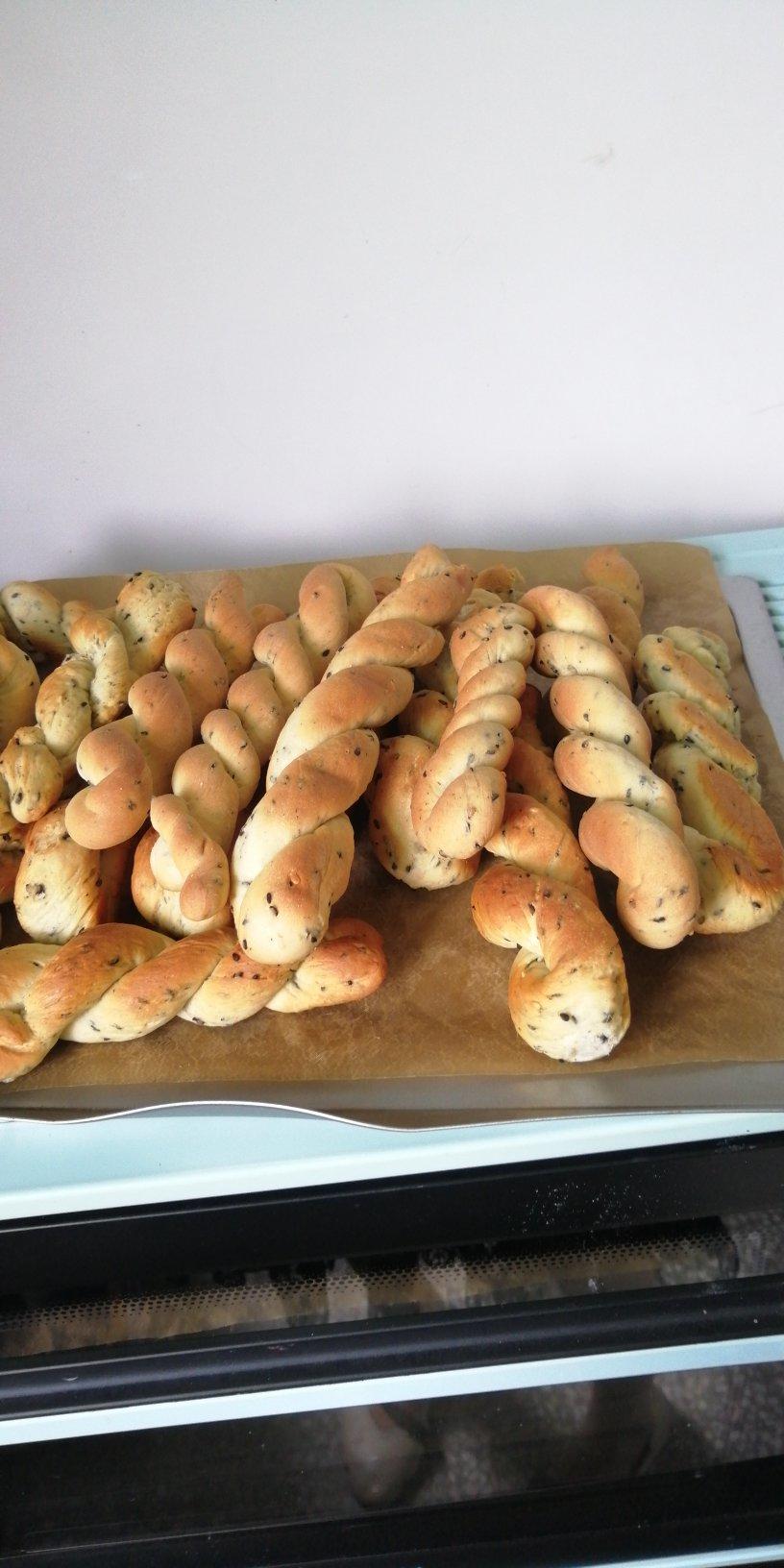 油炸松软麻花~也可以烤箱烤