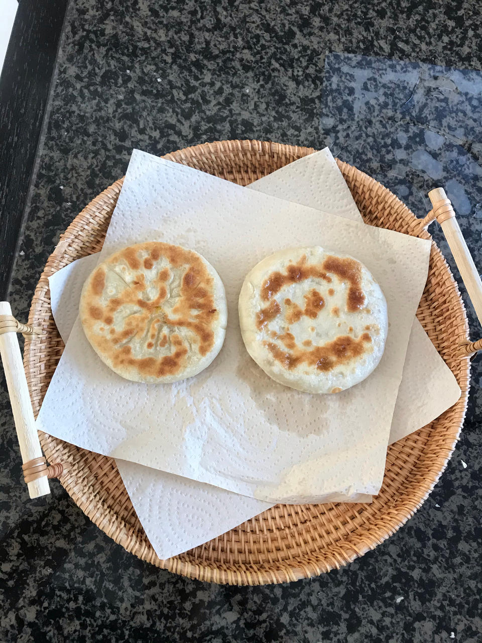 会连续吃八个的萝卜馅饼