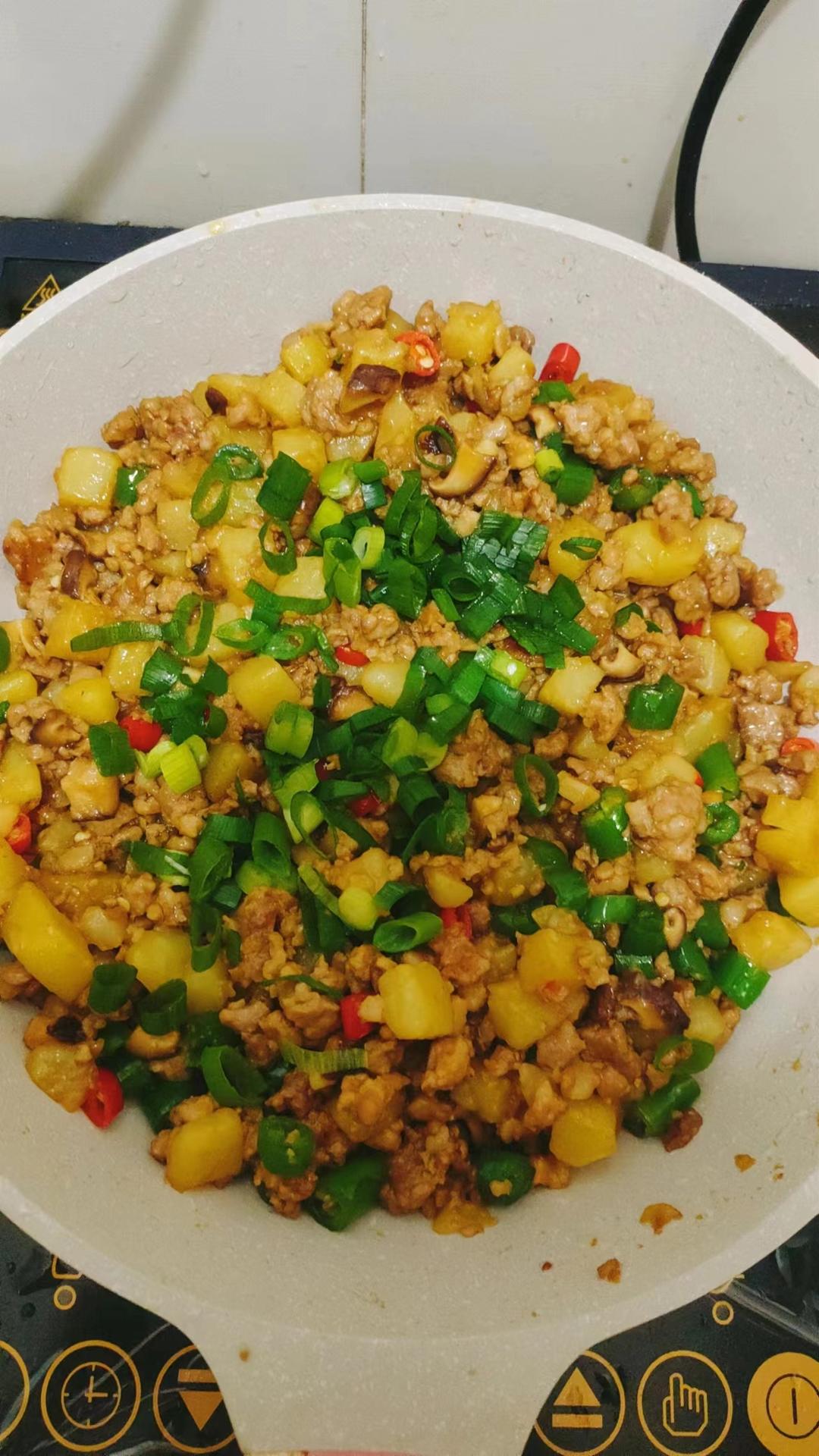 ㊙️香菇土豆肉沫拌饭❗️比外卖还好吃