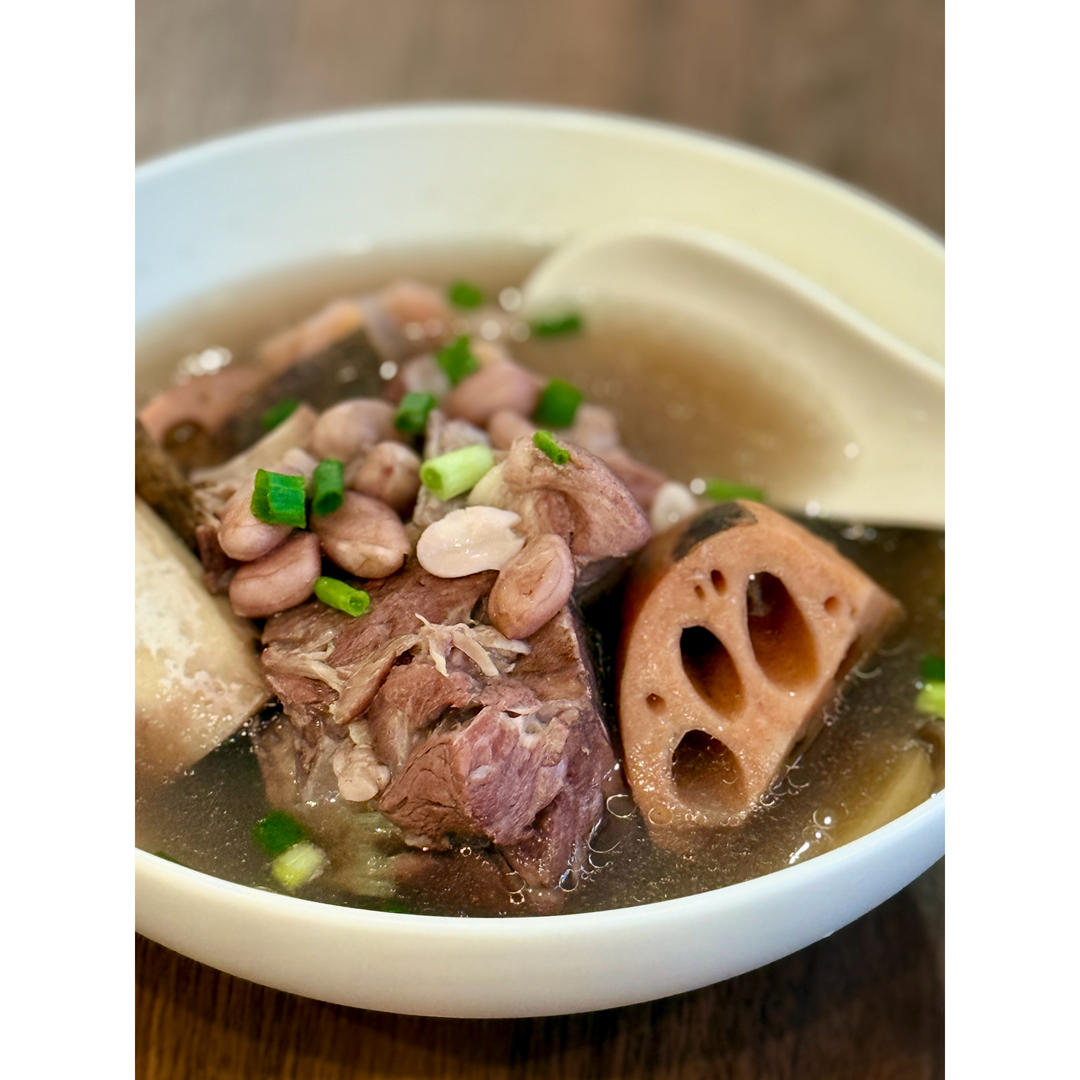 湖北菜肴 排骨藕汤