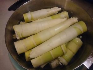 竹筍炒肉的做法 步骤3