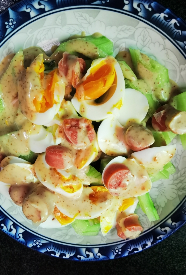 夏日推荐：黄瓜鸡蛋沙拉的做法
