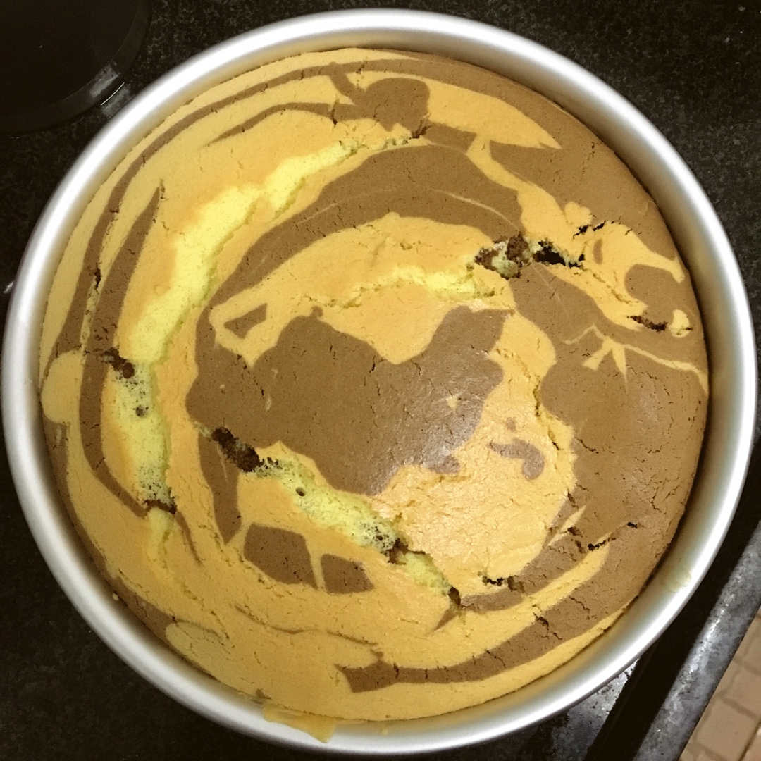 双色拉花戚风蛋糕