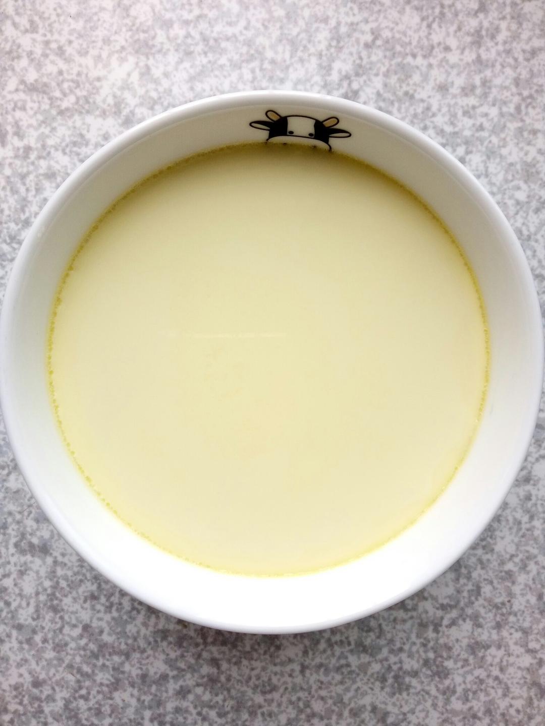 牛奶蒸蛋