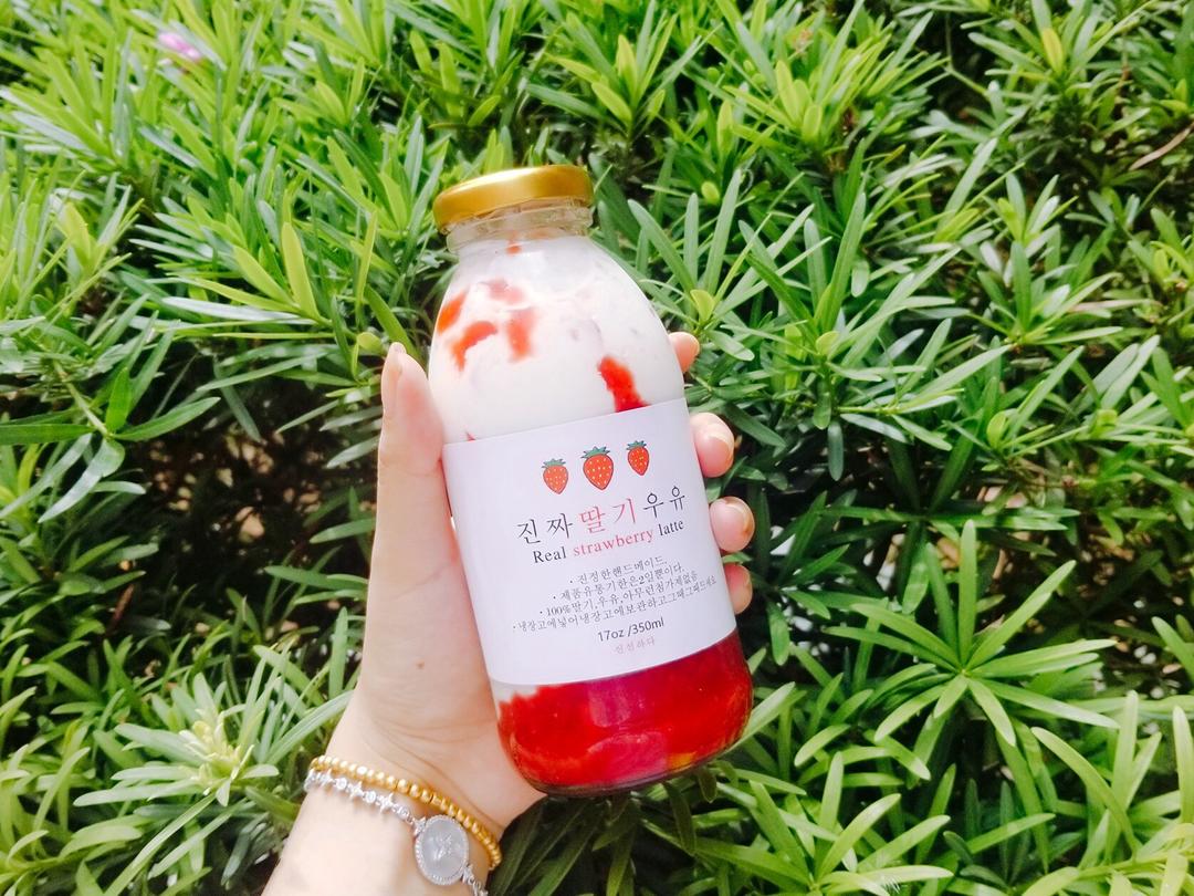 火爆网络的，草莓鲜牛乳
