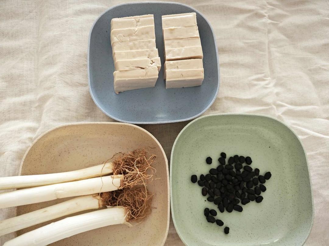 葱豉炖豆腐的做法