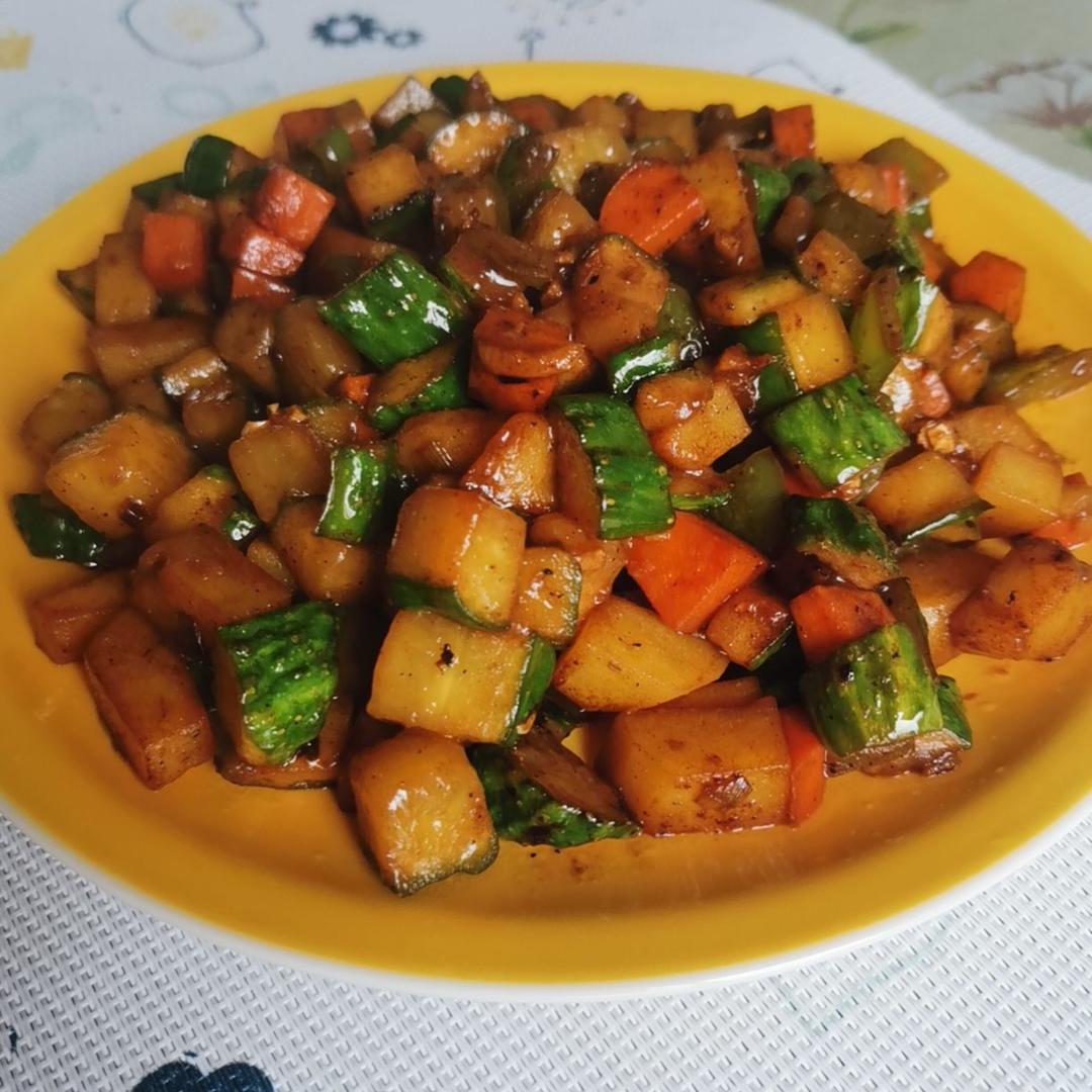 我爱我家的狗狗做的酱爆三丁