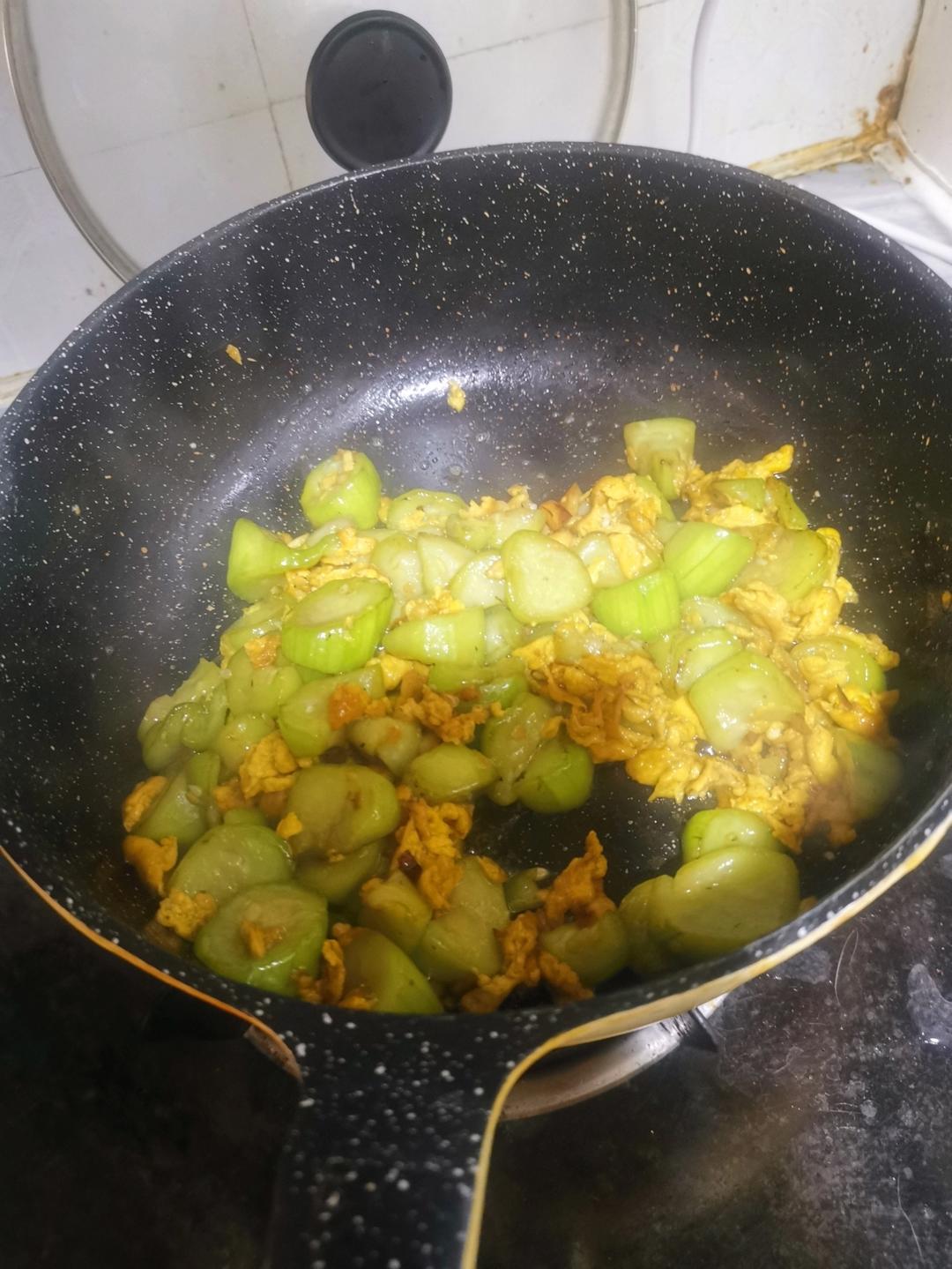 怎样才能炒出清爽又甘甜可口的丝瓜炒蛋🤔
